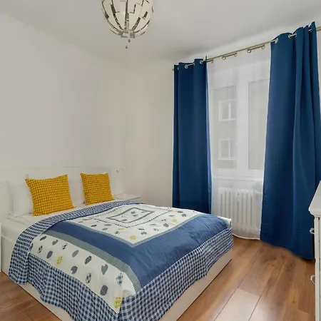 Lejlighed Traditionally Furnished With Balcony In By Renters