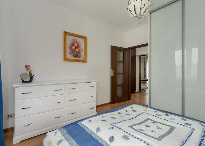 아파트 Traditionally Furnished With Balcony In By Renters 포즈난