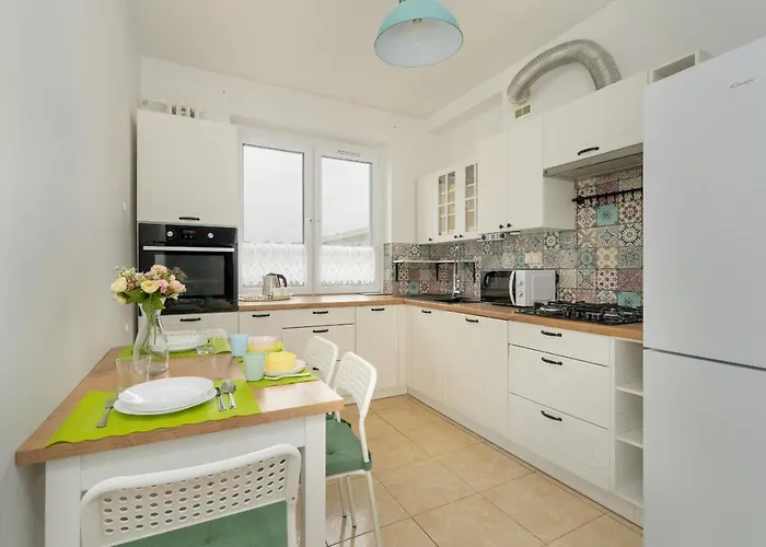 Traditionally Furnished With Balcony In By Renters