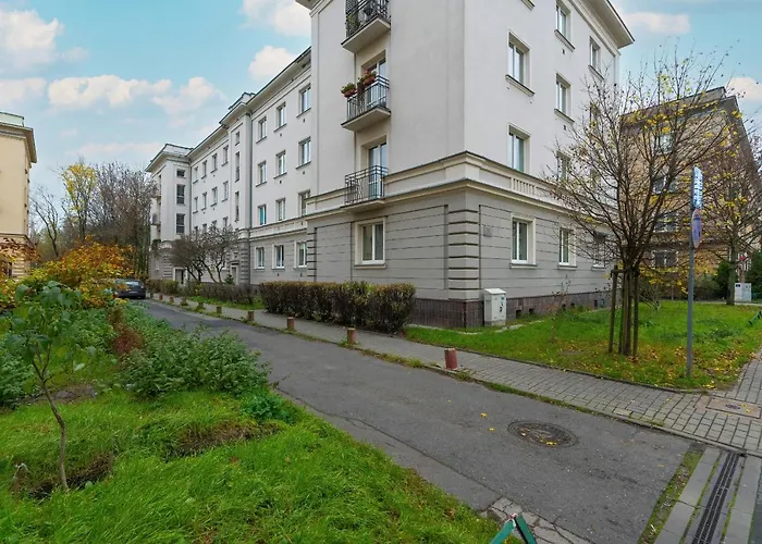 Apartamento Traditionally Furnished With Balcony In By Renters *