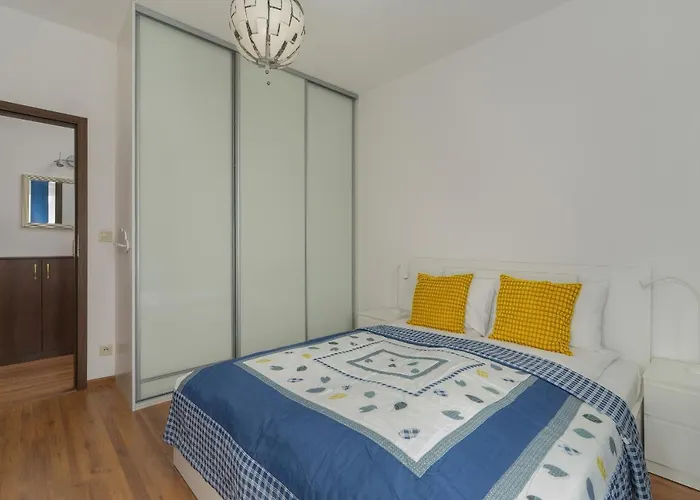 Traditionally Furnished With Balcony In By Renters *